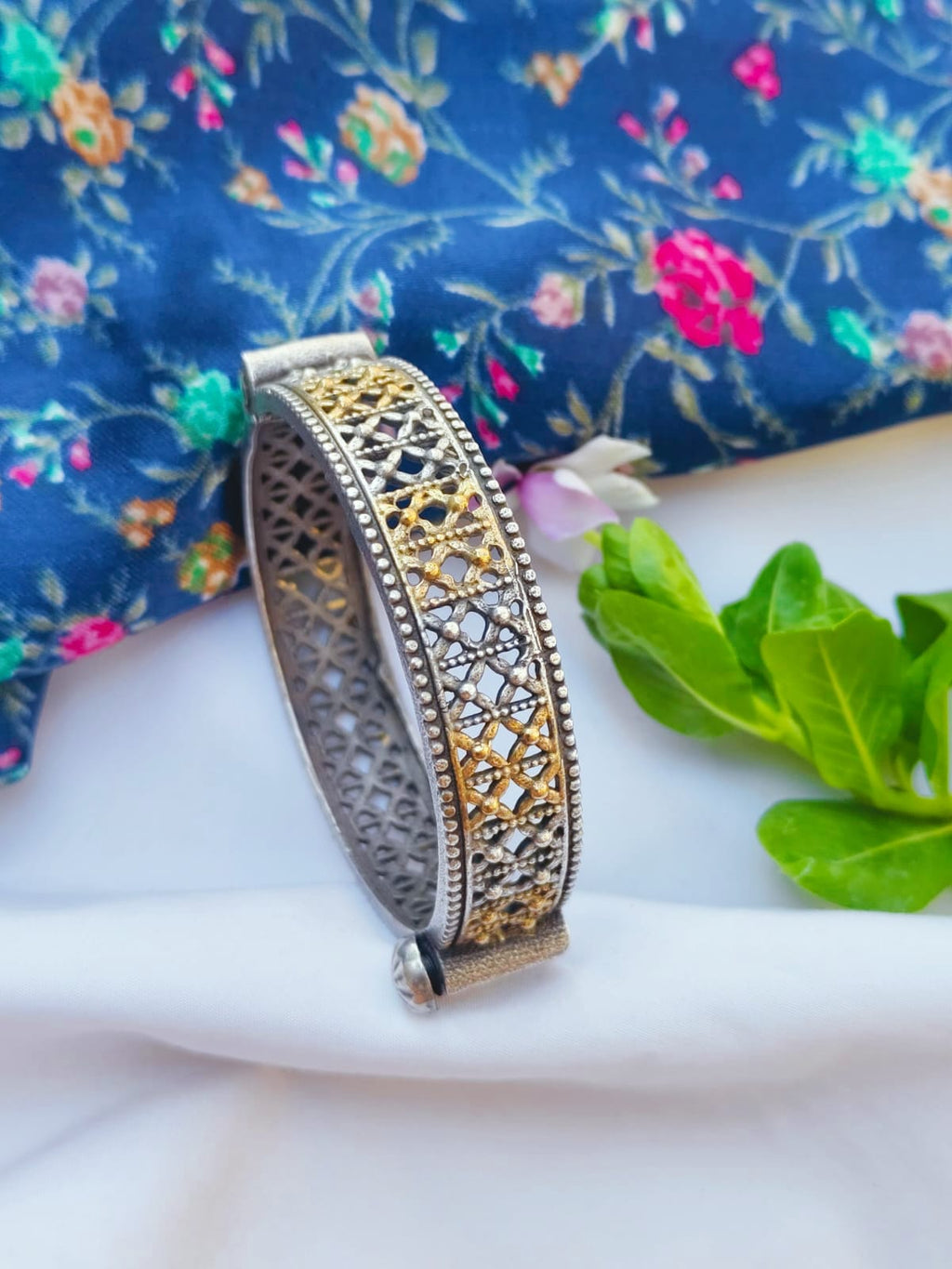 Jaal Oxidised Kada