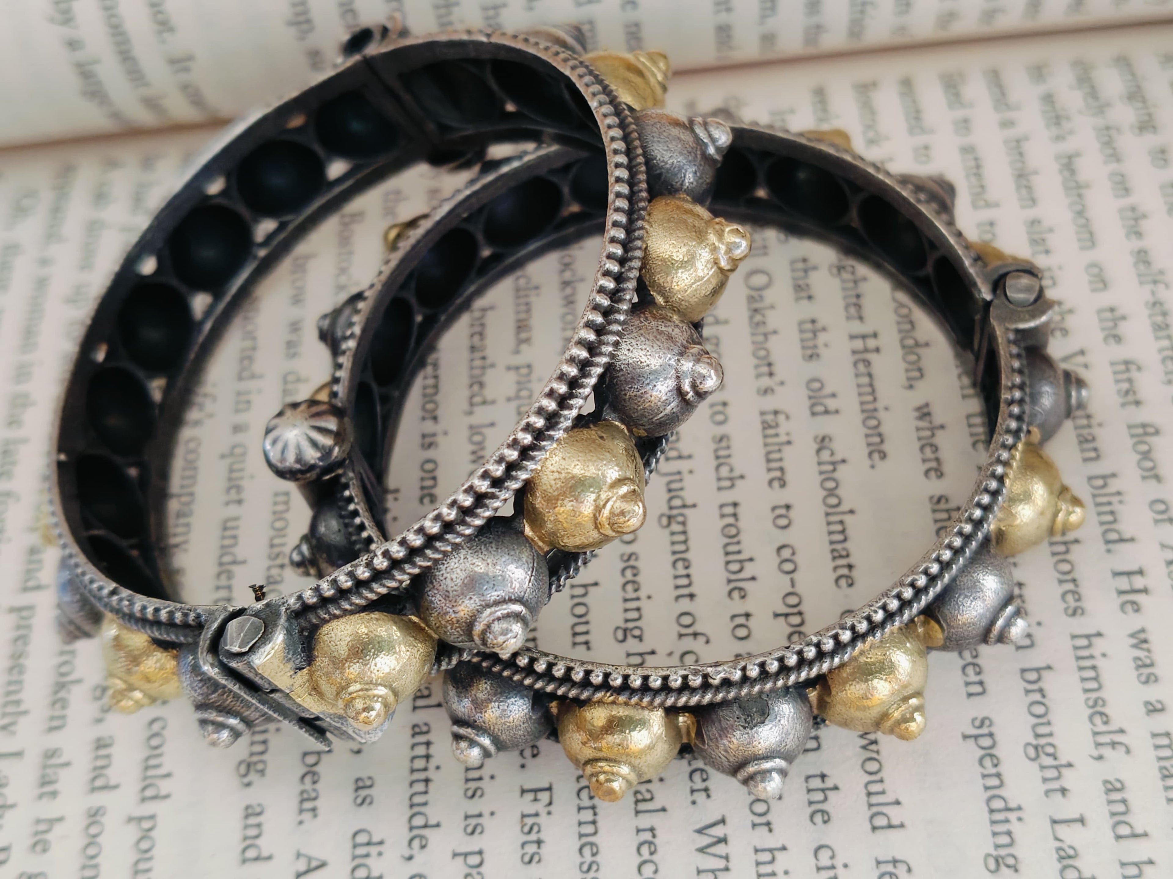 Zaggy Oxidized Kada