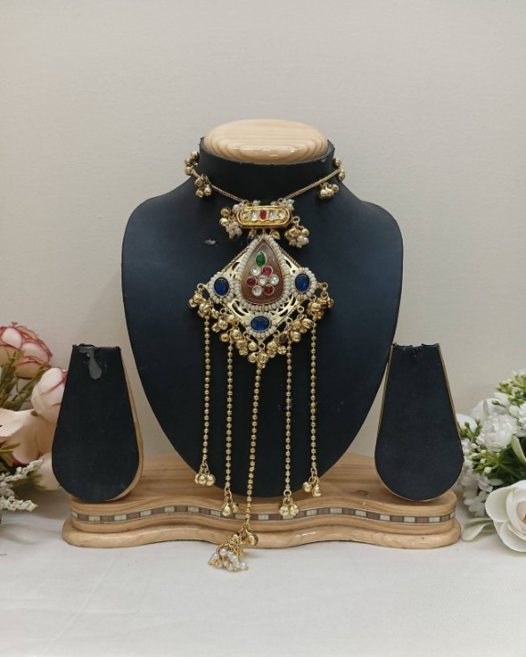 Chorus Cocktail Necklace