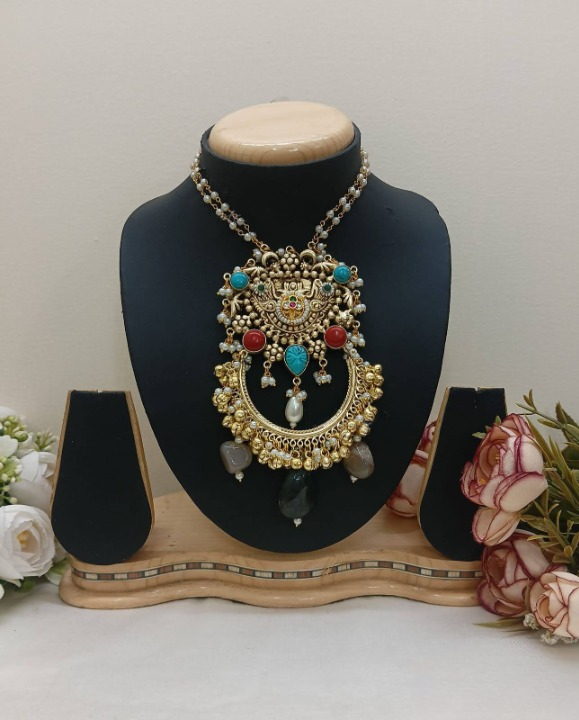 Chandra Coctail Necklace