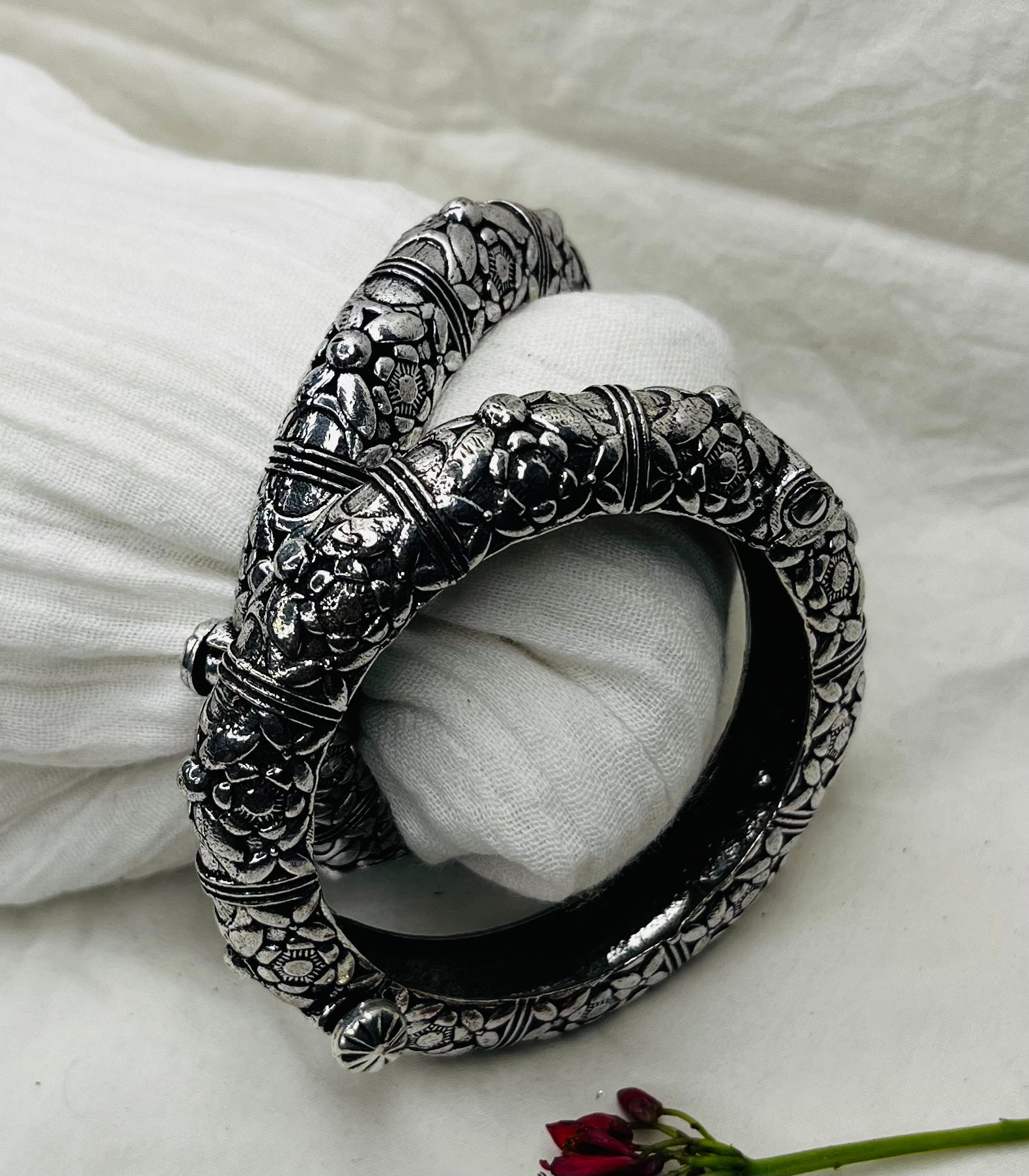 Floral Oxidized Kada