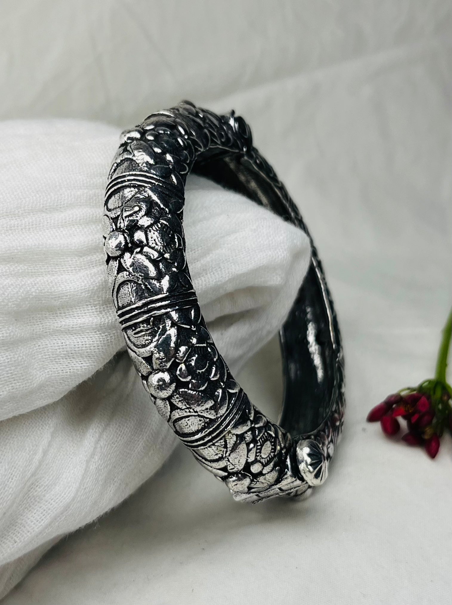 Floral Oxidized Kada