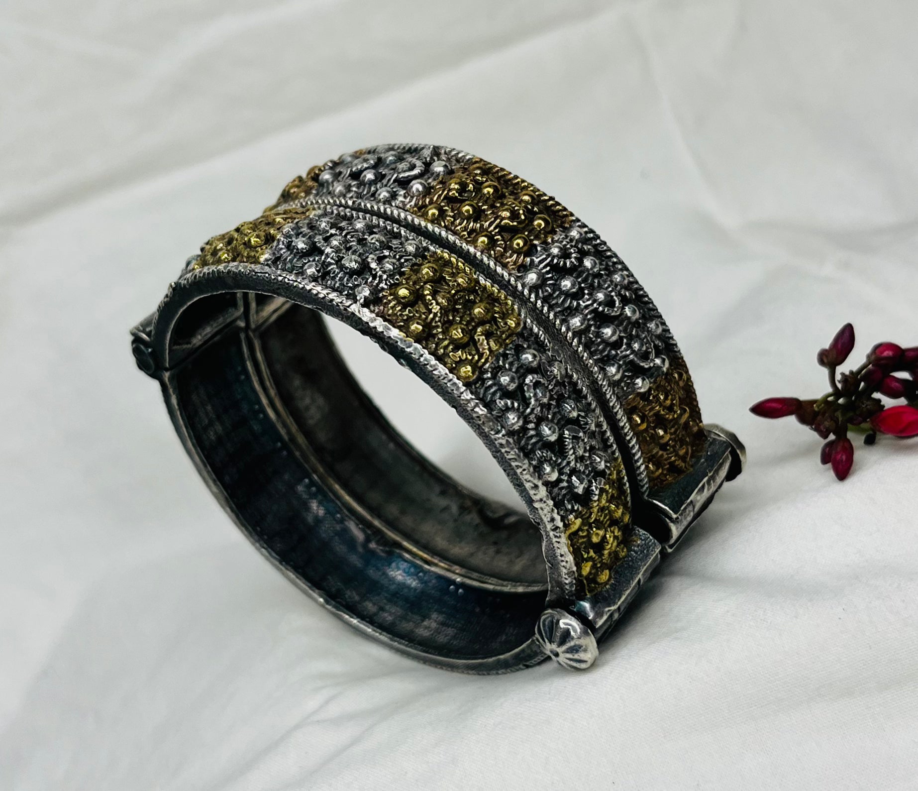 Dotted Oxidized Kada