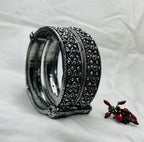 Dotted Oxidized Kada