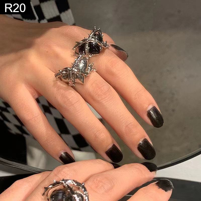 Love Thorn Rings