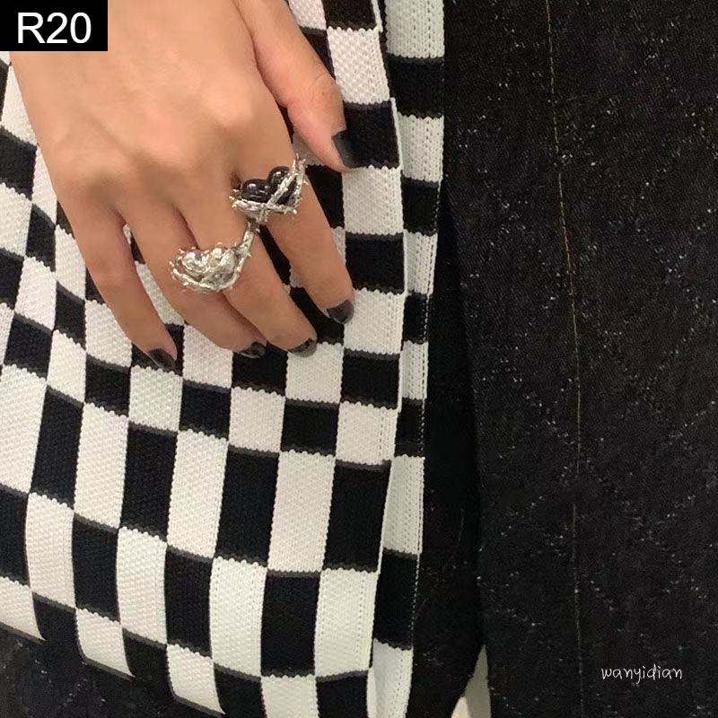Love Thorn Rings