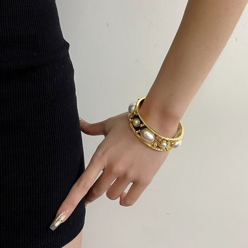 Empress Handcuff
